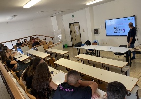 Settimana della Scienza 2024 - I ricercatori Sotacarbo presso l'Istituto Angioy di Carbonia Settimana della Scienza 2024 - I ricercatori Sotacarbo presso l'Istituto Angioy di Carbonia