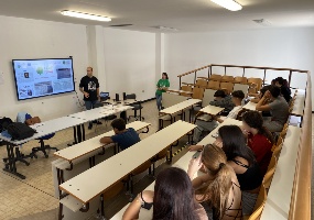 Settimana della Scienza 2024 - Laboratorio Passi Sostenibili presso l'Istituto Angioy di Carbonia Settimana della Scienza 2024 - Laboratorio Passi Sostenibili presso l'Istituto Angioy di Carbonia
