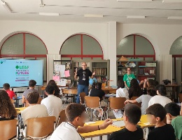 Settimana della Scienza 2026 - I ricercatori Sotacarbo presso l'Istituto Comprensivo Satta di Carbonia Settimana della Scienza 2026 - I ricercatori Sotacarbo presso l'Istituto Comprensivo Satta di Carbonia