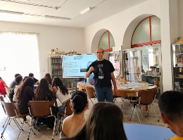 Settimana della Scienza 2026 - I ricercatori Sotacarbo presso l'Istituto Comprensivo Satta di Carbonia Settimana della Scienza 2026 - I ricercatori Sotacarbo presso l'Istituto Comprensivo Satta di Carbonia