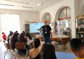 Settimana della Scienza 2026 - I ricercatori Sotacarbo presso l'Istituto Comprensivo Satta di Carbonia Settimana della Scienza 2026 - I ricercatori Sotacarbo presso l'Istituto Comprensivo Satta di Carbonia