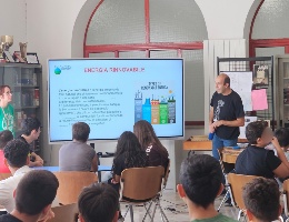 Settimana della Scienza 2026 - I ricercatori Sotacarbo presso l'Istituto Comprensivo Satta di Carbonia Settimana della Scienza 2026 - I ricercatori Sotacarbo presso l'Istituto Comprensivo Satta di Carbonia