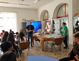 Settimana della Scienza 2026 - I ricercatori Sotacarbo presso l'Istituto Comprensivo Satta di Carbonia Settimana della Scienza 2026 - I ricercatori Sotacarbo presso l'Istituto Comprensivo Satta di Carbonia