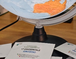 Settimana della Scienza 2026 - I ricercatori Sotacarbo presso l'Istituto Gramsci Amaldi di Carbonia Settimana della Scienza 2026 - I ricercatori Sotacarbo presso l'Istituto Gramsci Amaldi di Carbonia