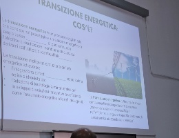 Settimana della Scienza 2026 - I ricercatori Sotacarbo presso l'Istituto Gramsci Amaldi di Carbonia Settimana della Scienza 2026 - I ricercatori Sotacarbo presso l'Istituto Gramsci Amaldi di Carbonia