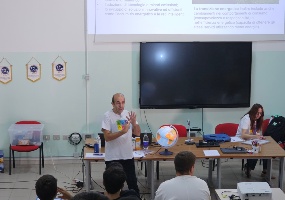 Settimana della Scienza 2026 - I ricercatori Sotacarbo presso l'Istituto Gramsci Amaldi di Carbonia Settimana della Scienza 2026 - I ricercatori Sotacarbo presso l'Istituto Gramsci Amaldi di Carbonia