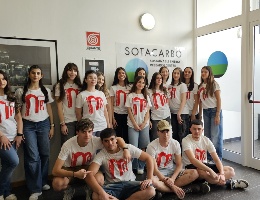 Studenti dell'I.I.S. Gramsci-Amaldi Studenti dell'I.I.S. Gramsci-Amaldi