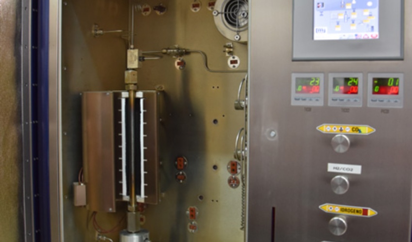 Box with catalytic reactor housing of X-t-Liquids system