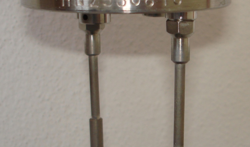 Bomba di Mahler: particolare con crogiolo porta campione