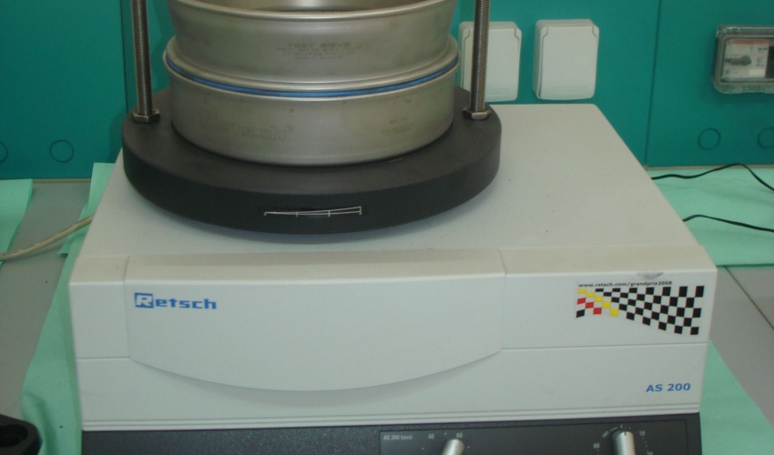 Vibrosetacciatore per separazione e analisi granulometrica