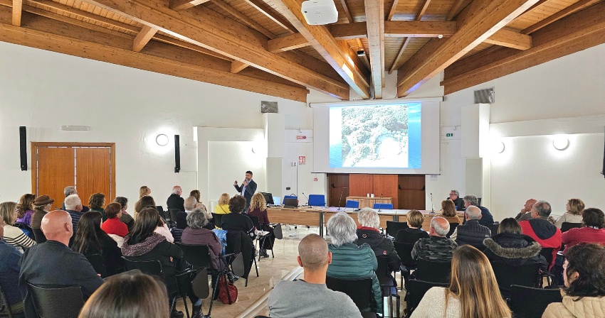 Nicola Dessì, divulgatore scientifico. Nicola Dessì, divulgatore scientifico.