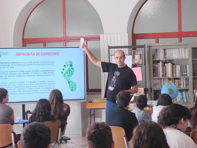 A scuola per parlare di transizione energetica e cambiamenti climatici A scuola per parlare di transizione energetica e cambiamenti climatici