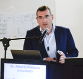 Immagine che contiene persona, vestiti, computer, Viso umano