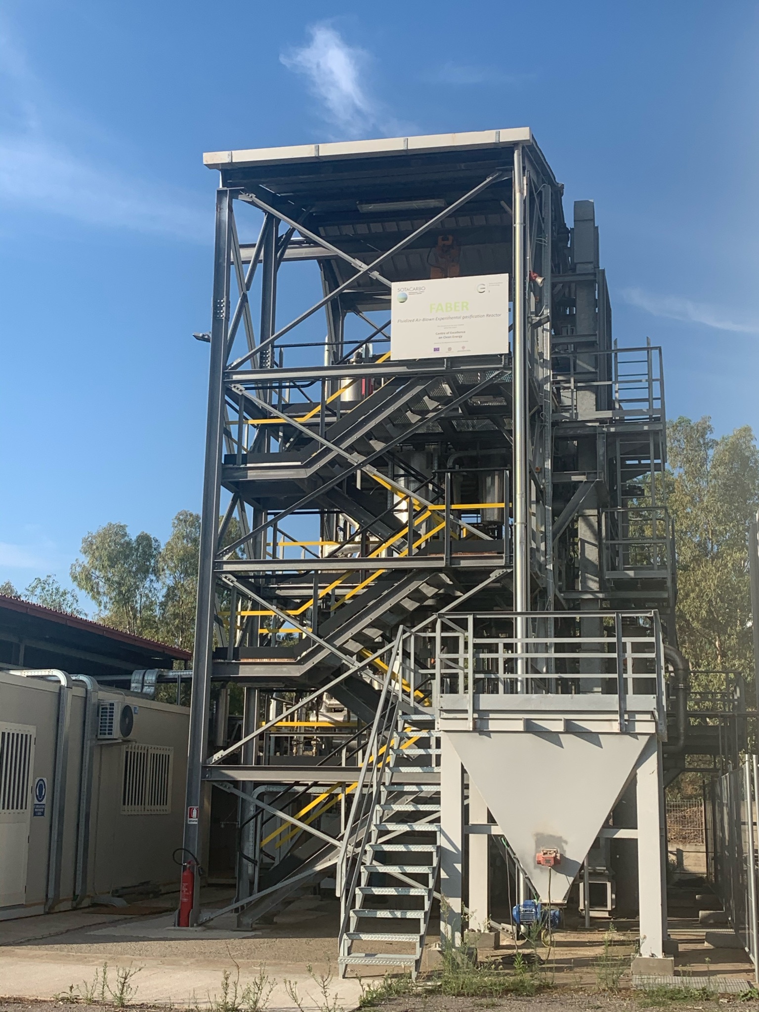 (2024) Plastic waste gasification using oxygen-enriched air and steam: experimental and model results from a large pilot-scale reactor