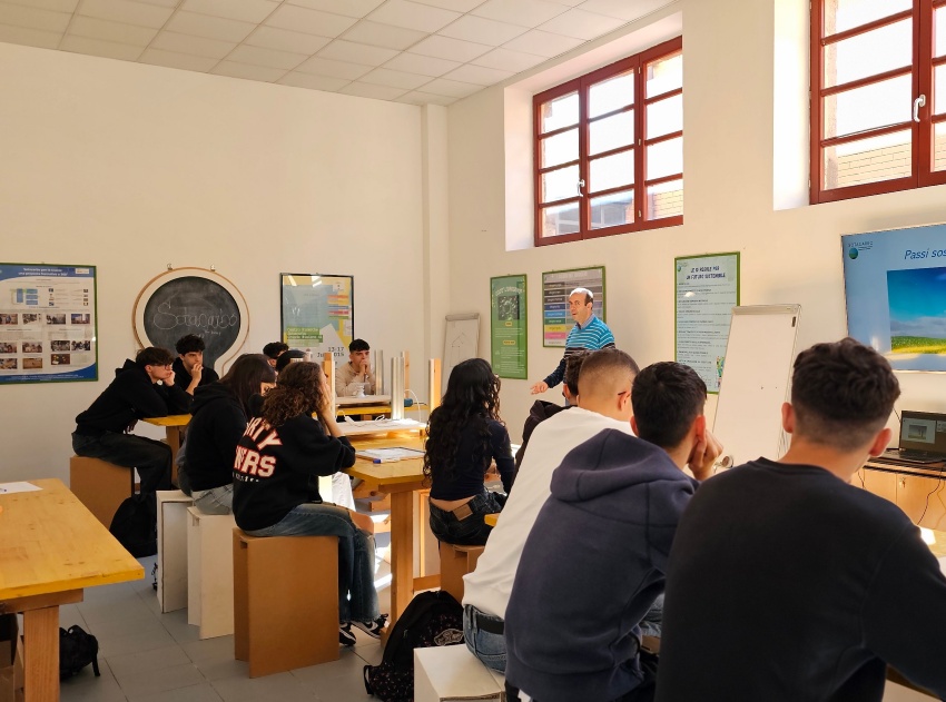 Attività con le scuole realizzata nella sala di divulgazione Sotacarbo