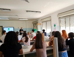 I ricercatori Sotacarbo illustrano il laboratorio Sota Energy House I ricercatori Sotacarbo illustrano il laboratorio Sota Energy House