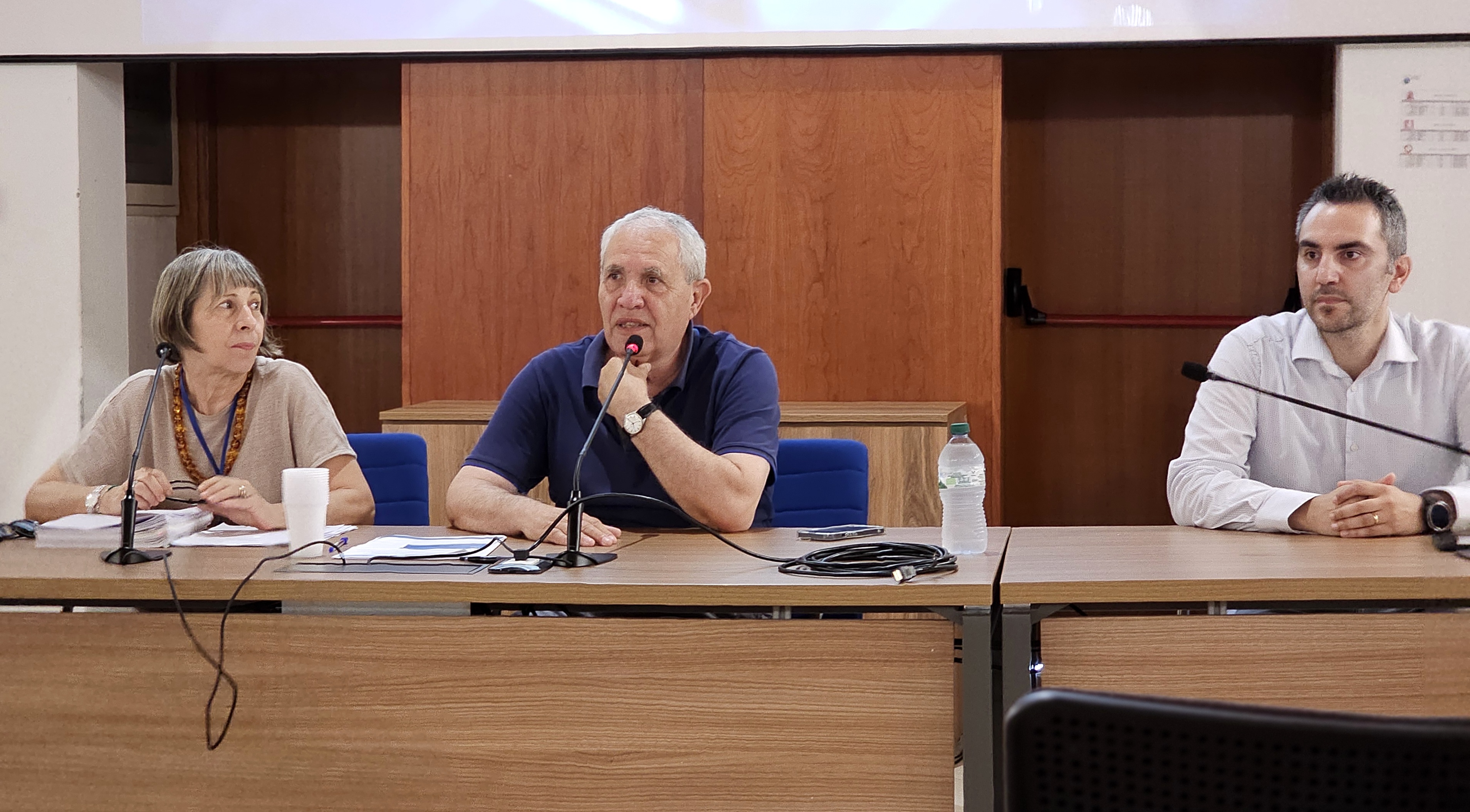 Da sinistra: Dott.ssa Cinzia Laconi, direttrice dell’Assessorato dell’Industria (Servizio energia ed economia verde) ; Ing. Mario Porcu, Amministratore Unico Sotacarbo; Ing. Daniele Battaglia, ricercatore Sotacarbo.  