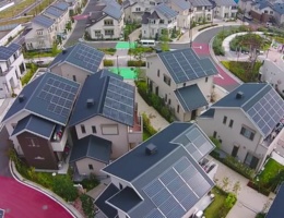foto-delle-case-con-pannelli-solari-di-Fujisawa-la-smart-city-di-Panasonic-in-Giappone foto-delle-case-con-pannelli-solari-di-Fujisawa-la-smart-city-di-Panasonic-in-Giappone
