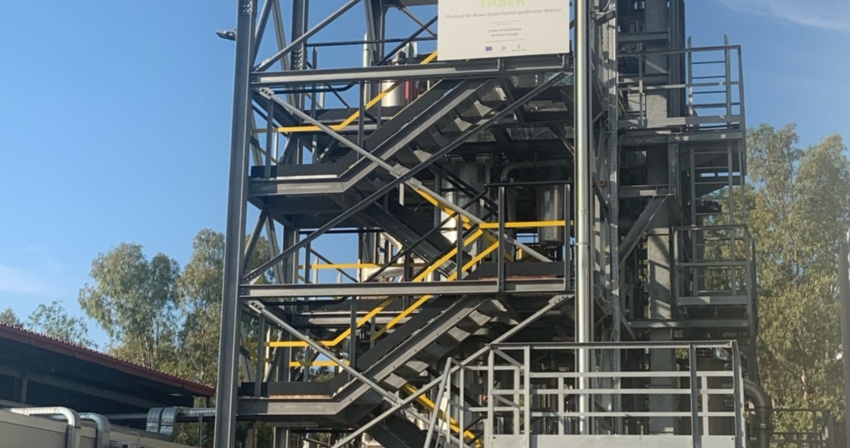 (2024) Plastic waste gasification using oxygen-enriched air and steam: experimental and model results from a large pilot-scale reactor (2024) Plastic waste gasification using oxygen-enriched air and steam: experimental and model results from a large pilot-scale reactor